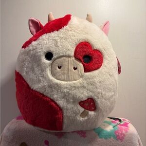 Squishmallows Claudio the cow valentines Fuzzamallow 16” NEW RELEASE BNWT